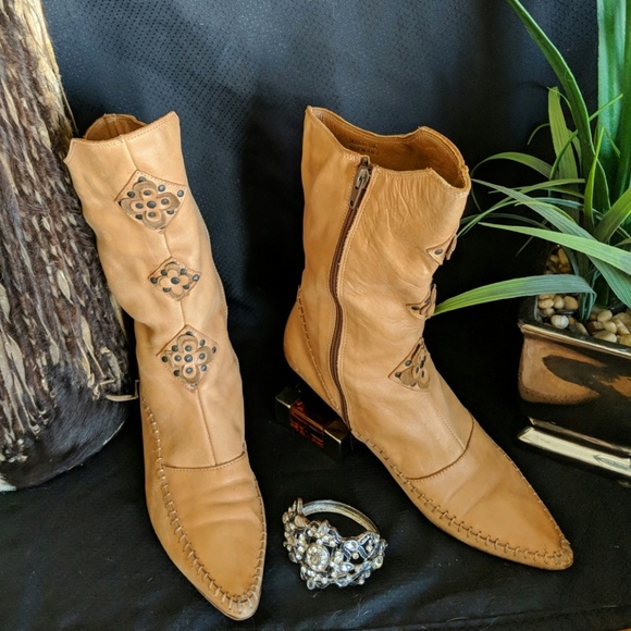 Michelle K Shoes - Michelle K tan leather boots. Vintage. Super cond.